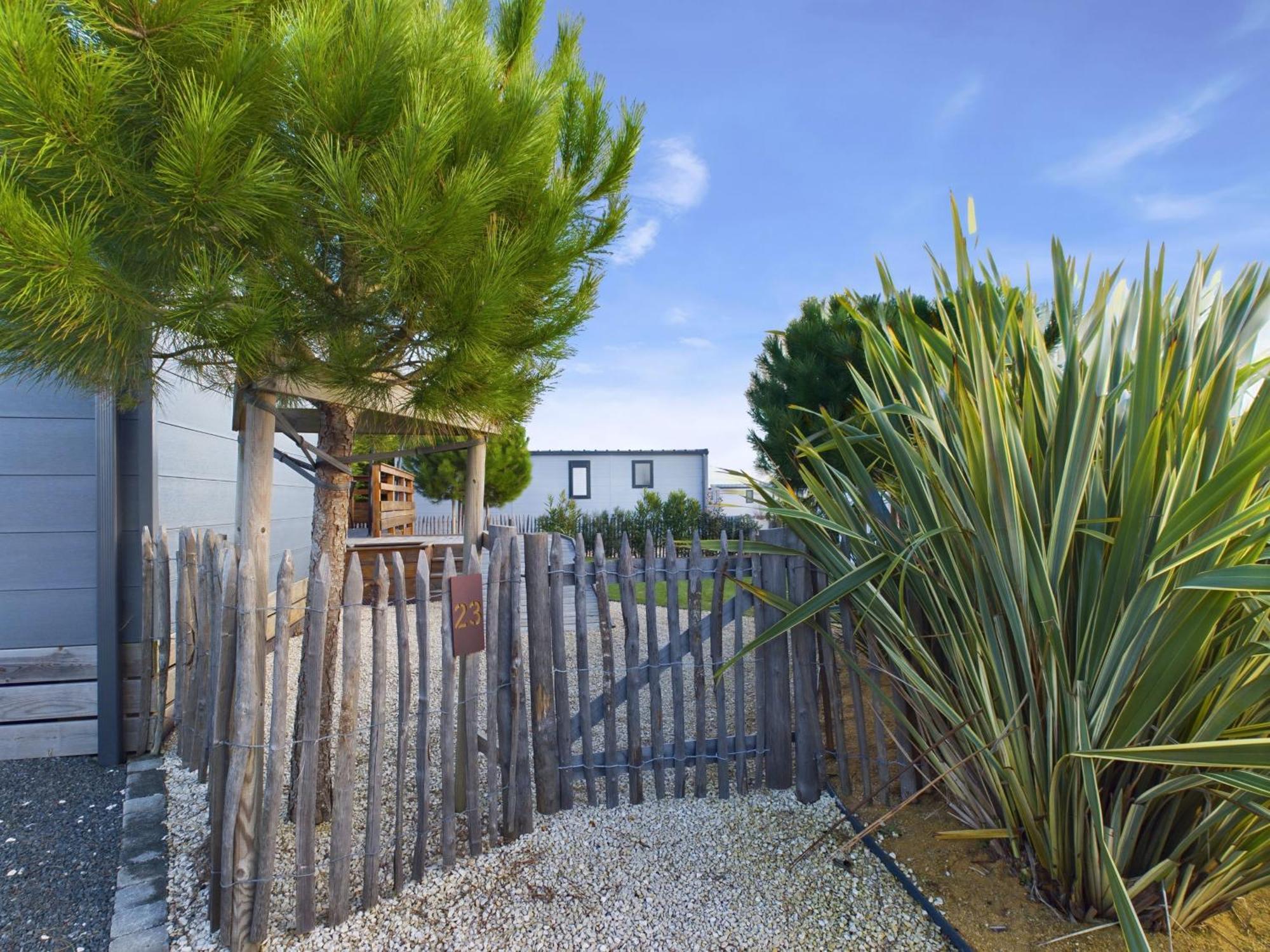 Beau Chalet Pour 4 Pers - Acces Piscine Chauffee Brétignolles-sur-Mer Eksteriør billede